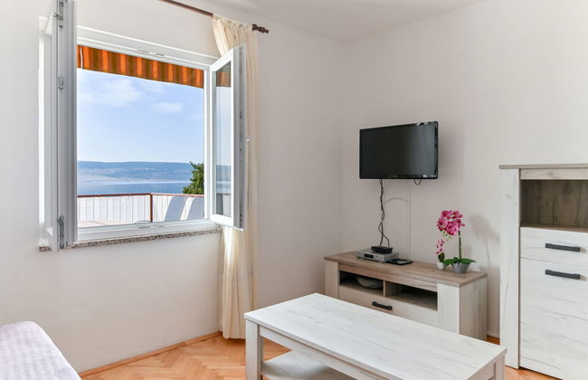 2 bedroom Apartment in Starigrad with garden and terrace - Photo 11