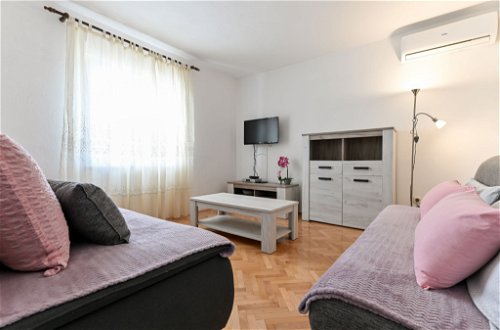 Foto 4 - Appartamento con 2 camere da letto a Starigrad con terrazza e vista mare