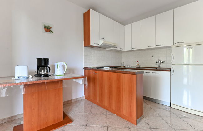 2 bedroom Apartment in Starigrad with garden and terrace - Photo 8