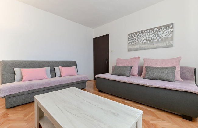 2 bedroom Apartment in Starigrad with garden and terrace - Photo 12