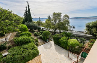 Foto 1 - Appartamento con 2 camere da letto a Starigrad con giardino e terrazza