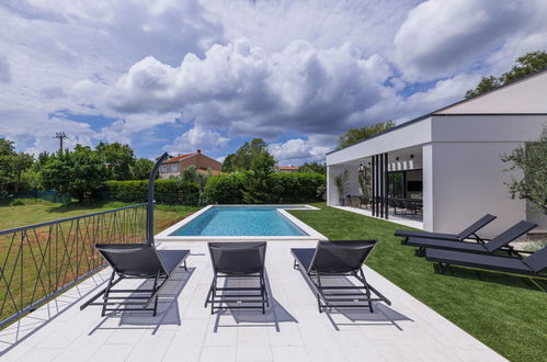 Photo 44 - Maison de 2 chambres à Marčana avec piscine privée et jardin