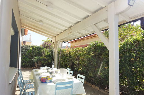 Photo 23 - 4 bedroom House in Narbonne with garden and sea view