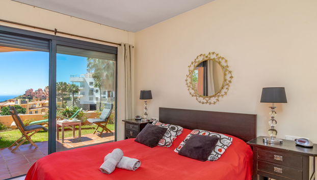 Apartamento de 2 habitaciones en Mijas con piscina y jardín - Foto 4