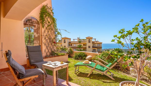 Apartamento de 2 habitaciones en Mijas con piscina y jardín - Foto 2