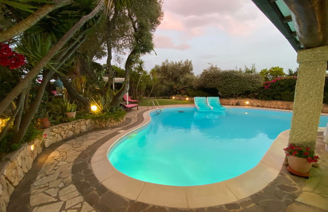 Casa de 5 quartos em Bari Sardo com piscina privada e jardim - Foto 3