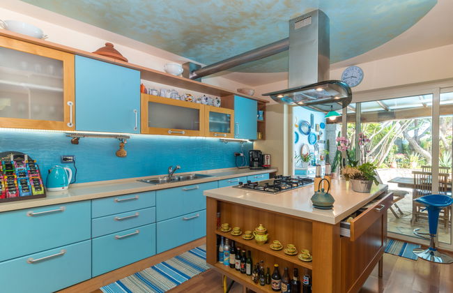 Casa de 5 quartos em Bari Sardo com piscina privada e jardim - Foto 9