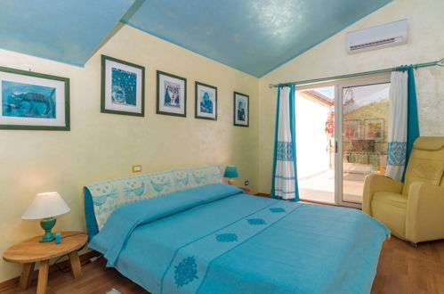 Photo 16 - 4 bedroom House in Bari Sardo with private pool and garden