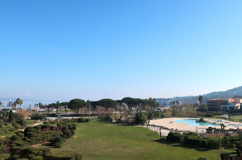 Photo 11 - 1 bedroom Apartment in Cogolin with swimming pool and sea view