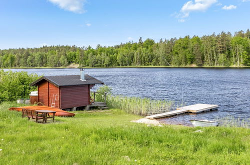 Foto 5 - Haus mit 1 Schlafzimmer in Färgelanda mit garten