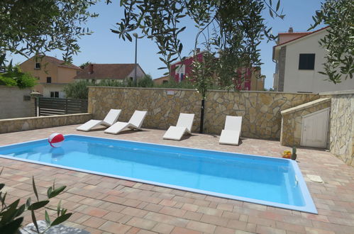 Photo 4 - Maison de 3 chambres à Biograd na Moru avec piscine privée et jardin