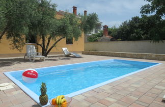 Photo 3 - Maison de 3 chambres à Biograd na Moru avec piscine privée et vues à la mer