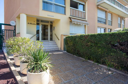 Foto 17 - Apartamento de 1 habitación en Cagnes-sur-Mer con vistas al mar