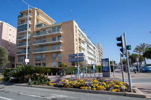 Foto 16 - Apartamento de 1 habitación en Cagnes-sur-Mer con vistas al mar