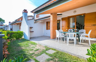 Photo 3 - Maison de 2 chambres à San Michele al Tagliamento avec piscine et jardin