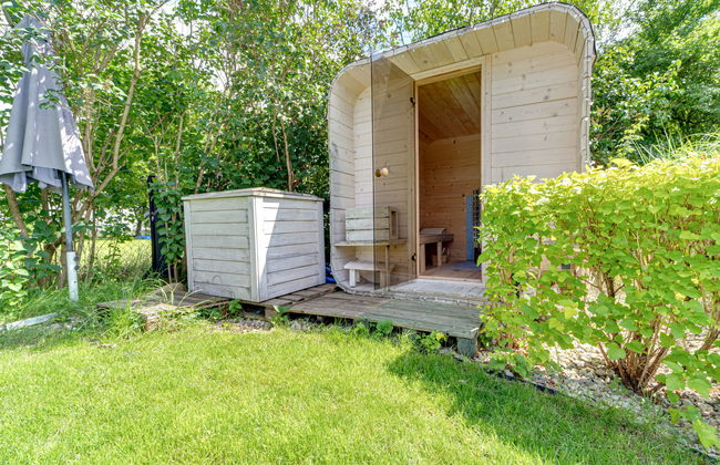 2 bedroom Apartment in Wroclaw with swimming pool and garden - Photo 23