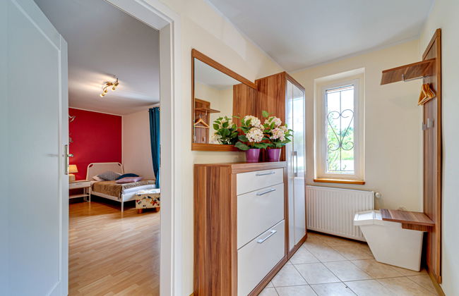 2 bedroom Apartment in Wroclaw with swimming pool and garden - Photo 14