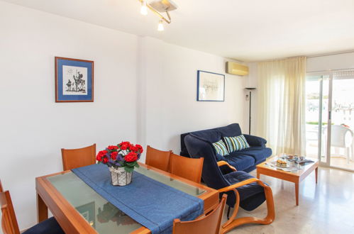 Photo 3 - 2 bedroom Apartment in Vandellòs l'Hospitalet de l'Infant with swimming pool and garden