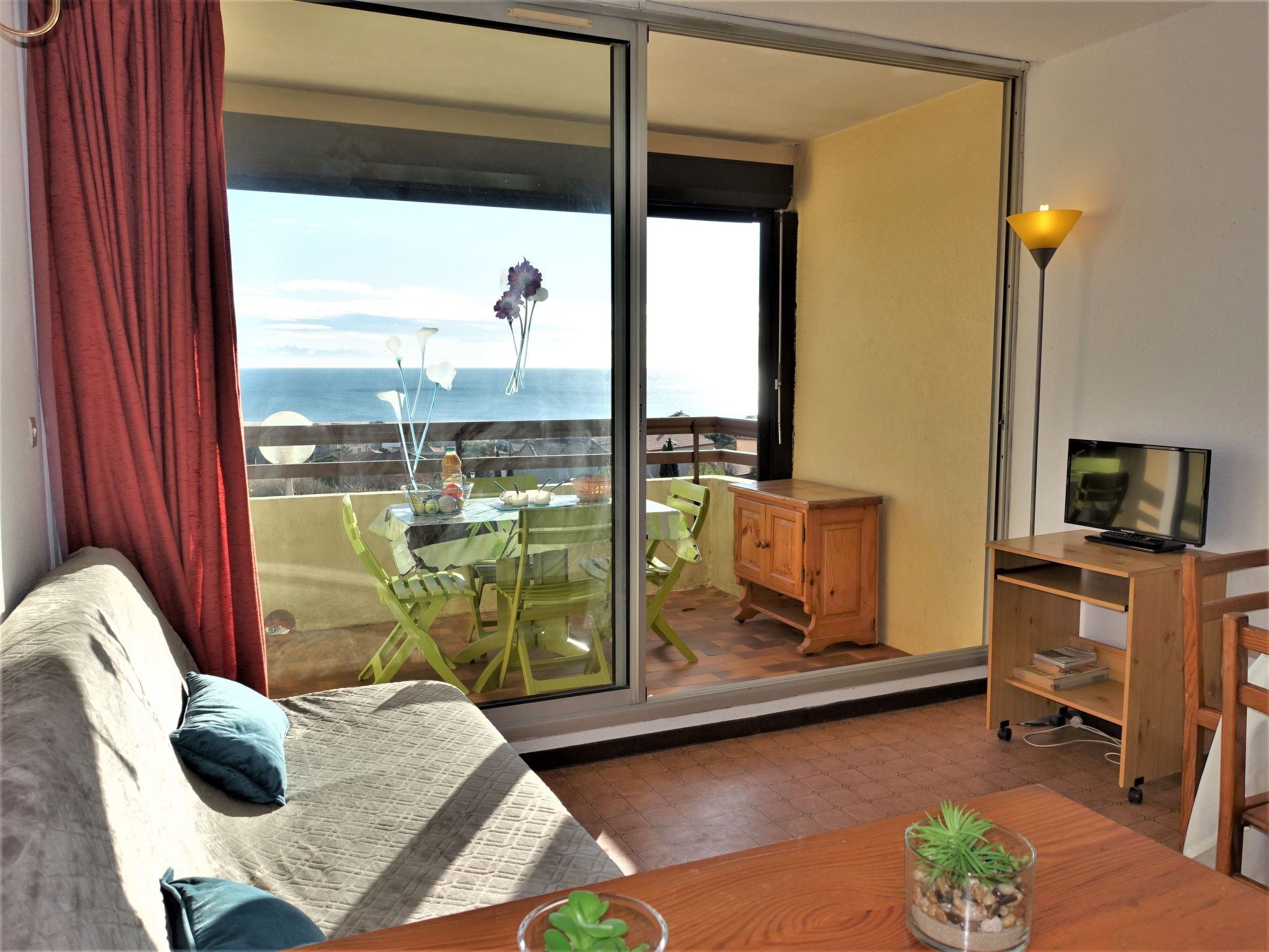 Foto 6 - Apartment mit 1 Schlafzimmer in Fleury mit schwimmbad und blick aufs meer