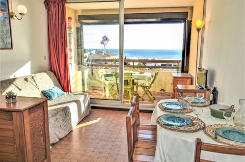 Photo 3 - 1 bedroom Apartment in Fleury with swimming pool and sea view