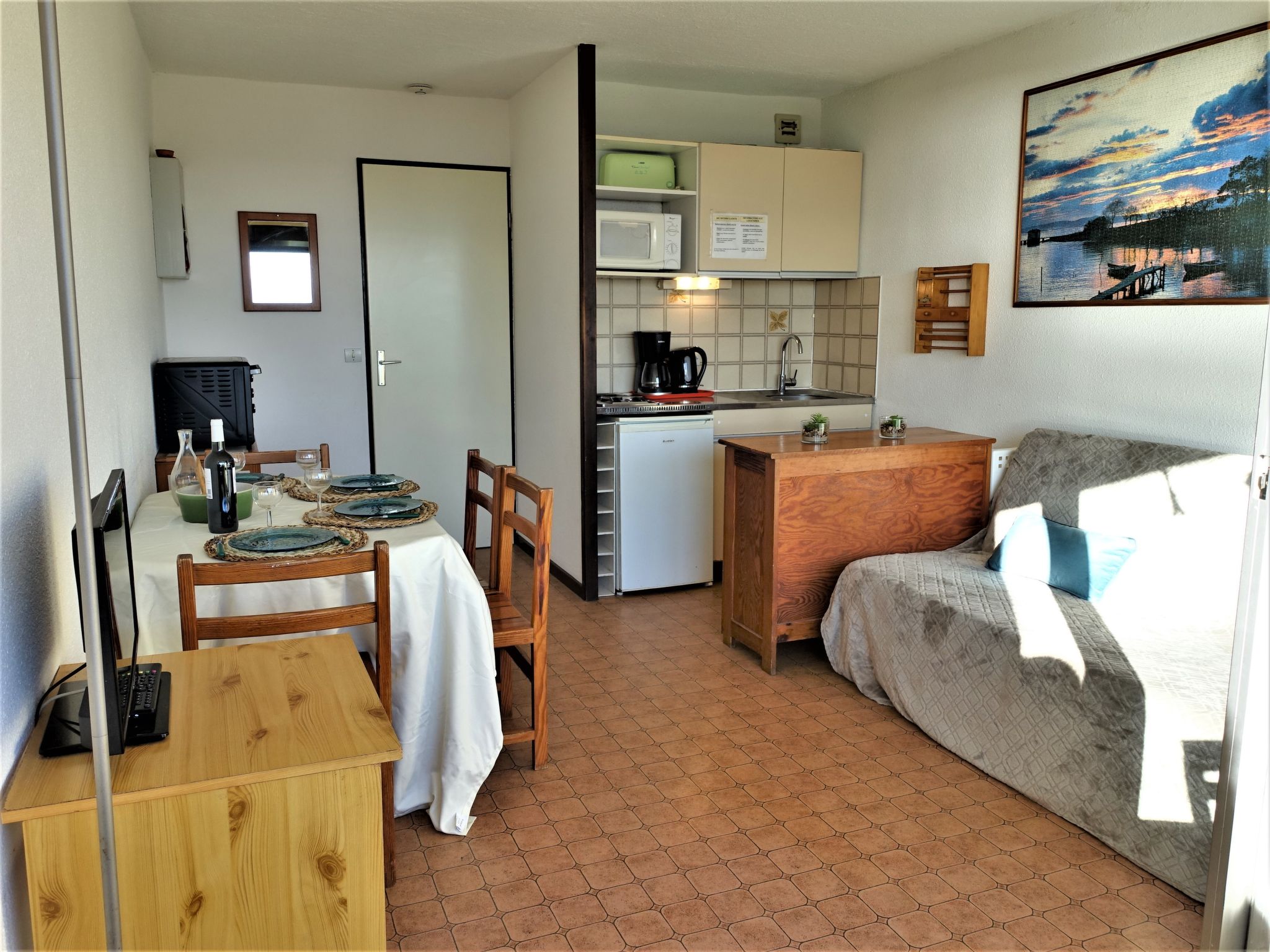 Foto 7 - Appartamento con 1 camera da letto a Fleury con piscina e vista mare