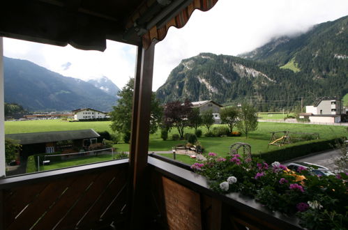 Foto 18 - Appartamento con 1 camera da letto a Mayrhofen con vista sulle montagne