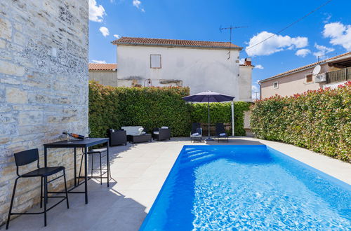 Photo 40 - 2 bedroom House in Sveti Petar u Šumi with private pool and garden