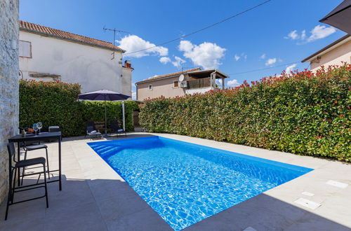 Photo 41 - 2 bedroom House in Sveti Petar u Šumi with private pool and garden