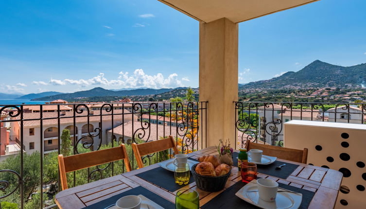 Foto 1 - Appartamento con 2 camere da letto a L'Île-Rousse con vista mare