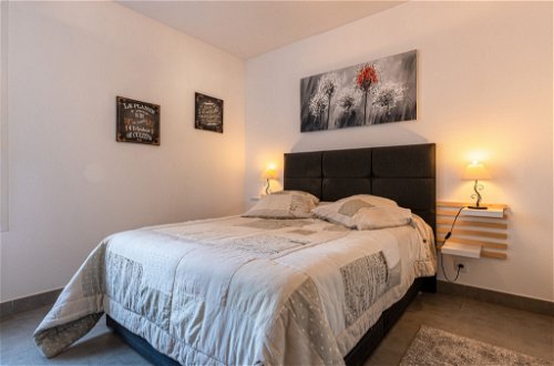 Foto 12 - Appartamento con 2 camere da letto a L'Île-Rousse con vista mare