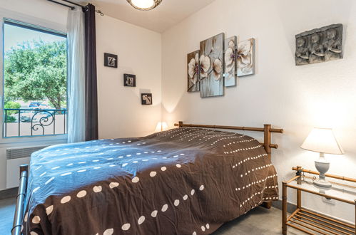 Foto 10 - Appartamento con 2 camere da letto a L'Île-Rousse con vista mare