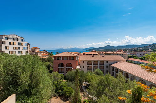 Foto 2 - Appartamento con 2 camere da letto a L'Île-Rousse con vista mare