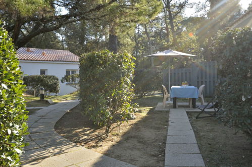 Foto 5 - Casa de 2 quartos em Saint-Hilaire-de-Riez com piscina e jardim