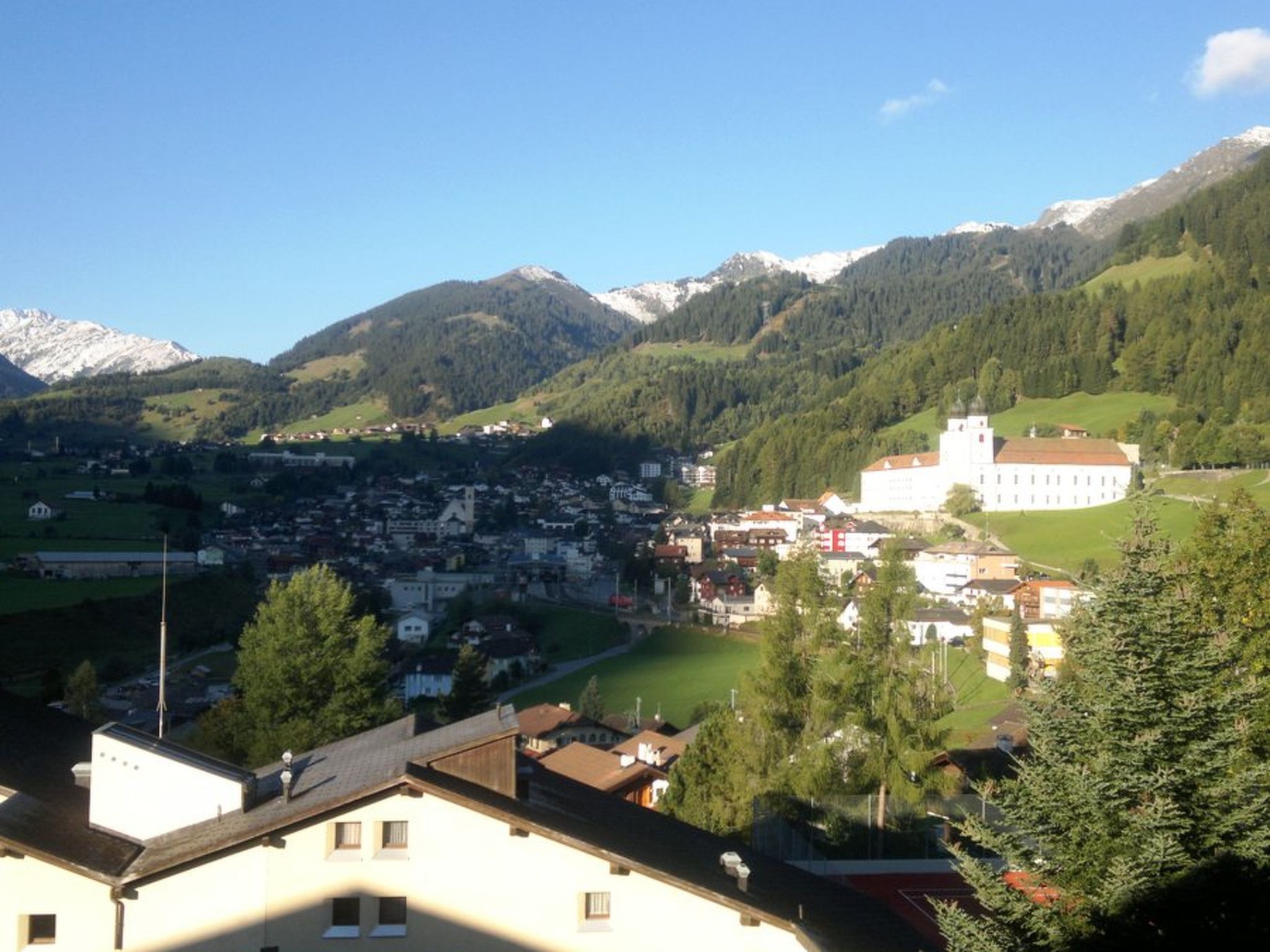 Foto 3 - Apartment mit 1 Schlafzimmer in Disentis/Mustér mit blick auf die berge