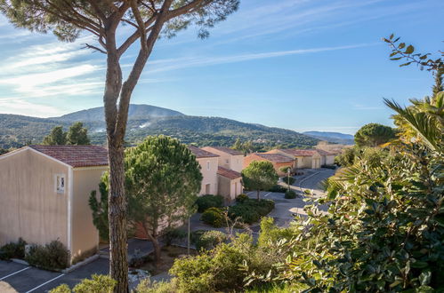 Photo 19 - Maison de 2 chambres à Sainte-Maxime avec piscine et vues à la mer