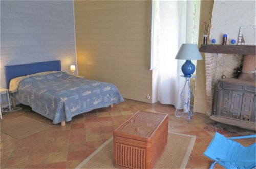Photo 16 - 6 bedroom House in Bonneville-et-St-Avit-de-Fumadières with private pool and garden