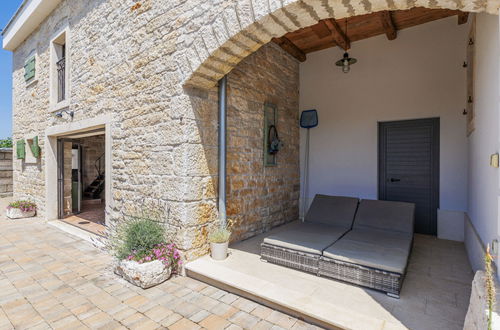 Foto 53 - Haus mit 4 Schlafzimmern in Višnjan mit privater pool und garten