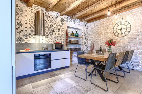 Foto 4 - Haus mit 4 Schlafzimmern in Višnjan mit privater pool und garten