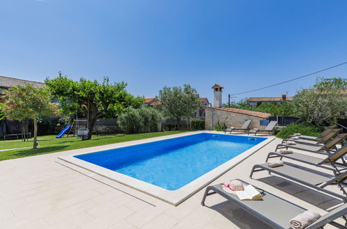 Foto 58 - Haus mit 4 Schlafzimmern in Višnjan mit privater pool und garten