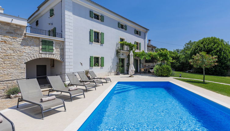 Foto 1 - Haus mit 4 Schlafzimmern in Višnjan mit privater pool und garten