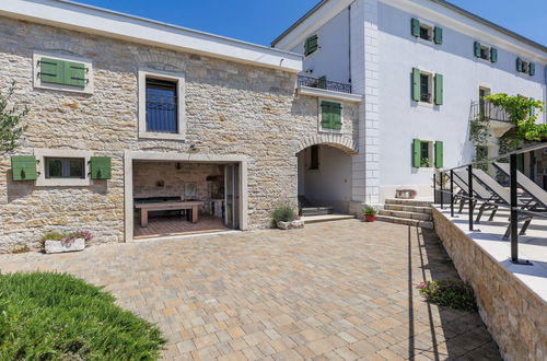 Foto 8 - Haus mit 4 Schlafzimmern in Višnjan mit privater pool und garten