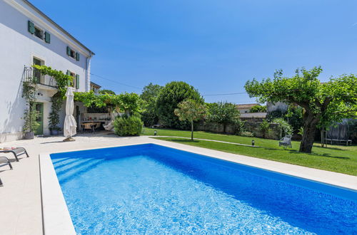 Foto 13 - Haus mit 4 Schlafzimmern in Višnjan mit privater pool und garten