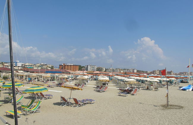 Appartement de 3 chambres à Viareggio avec jardin et terrasse - Photo 16