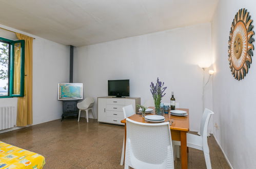 Foto 9 - Apartamento de 2 quartos em Follonica com piscina e vistas do mar