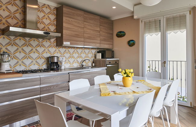 Casa de 3 quartos em Luino com jardim e terraço - Foto 6