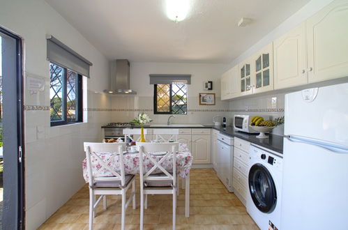 Foto 10 - Casa de 3 habitaciones en Loulé con piscina privada y jardín