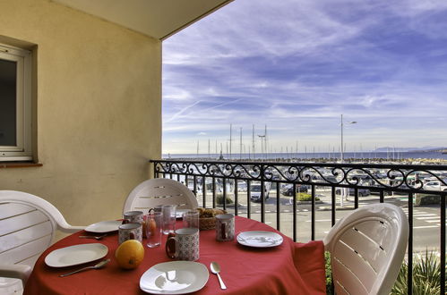 Photo 1 - Appartement de 2 chambres à Six-Fours-les-Plages avec piscine et terrasse