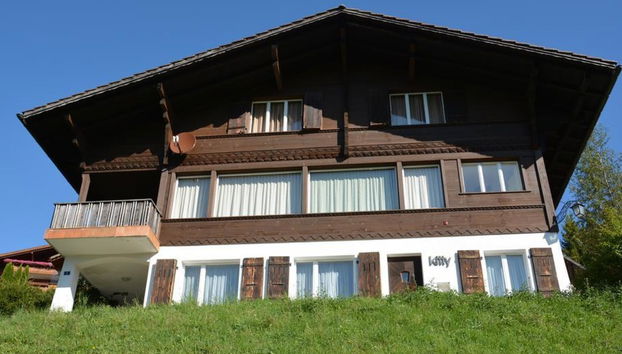 2 bedroom Apartment in Saanen - Photo 2