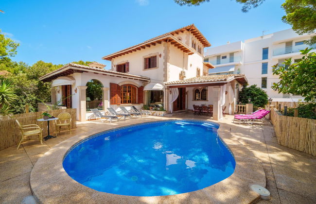 7 bedroom House in Capdepera with private pool and garden - Photo 27