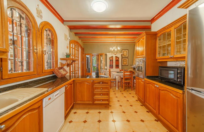 7 bedroom House in Capdepera with private pool and garden - Photo 16